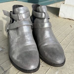 Born in California. Size 8.5